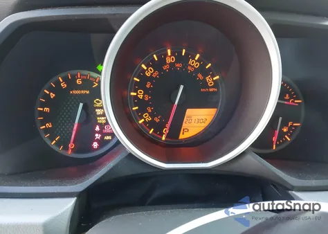 2011 Toyota 4Runner Sr5 V6 z USA, uszkodzony, nr VIN JTEZU5JR4B5019111